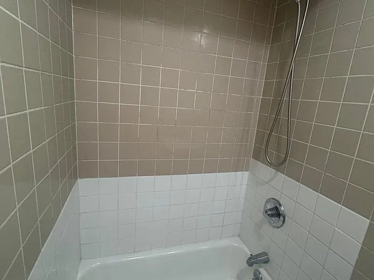 87 Jewell St #2R — Photo 8