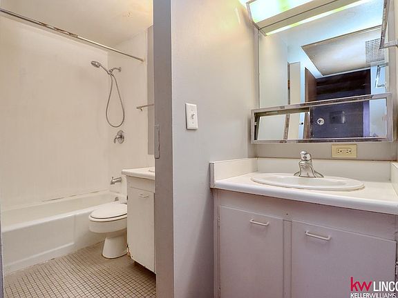 4th image of 700 S 17th St
