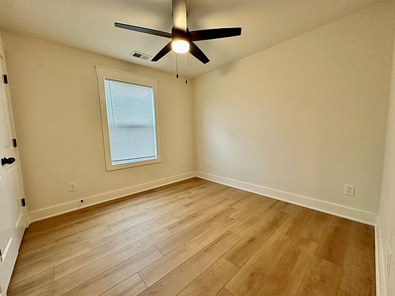 4th image of 336 Woods Rd #A