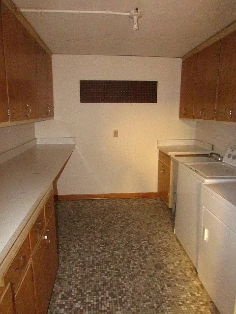 3 bed, 2.0 bath, 1600 sqft, $2,595 — Photo 3