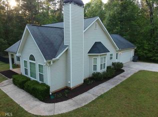 12 Woodside Dr, Newnan, GA 30263