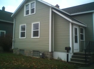 732 W 9th Ave, Oshkosh, WI 54902