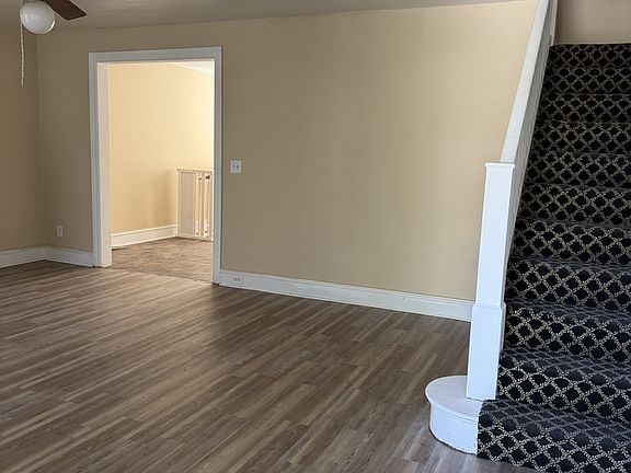 3rd image of 1213 Astor St