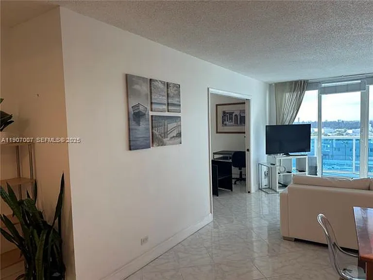 2301 Collins Avenue Cu #737 — Photo 10