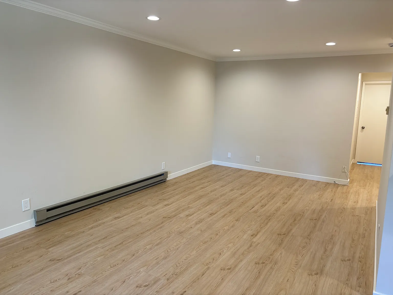 1 bed, 862 sqft, $2,700 — Photo 4