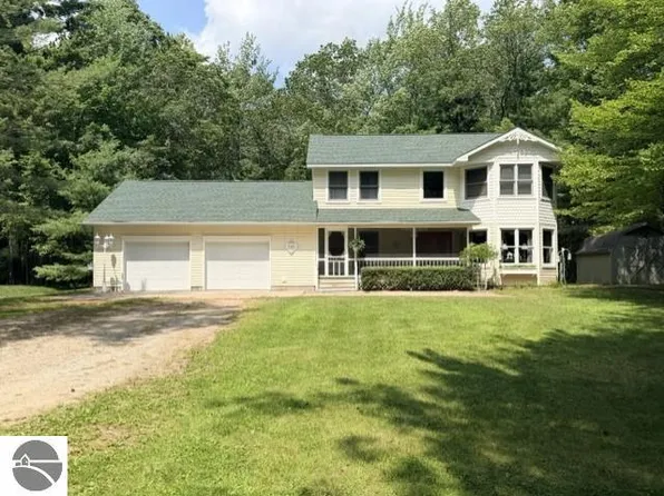 1111 E Washington St, East Tawas, MI 48730