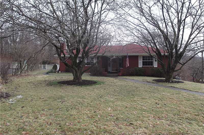 1st image of 914 Delfield Dr