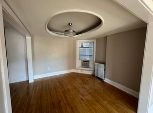 2901 E 91st St #1, Chicago, IL 60617