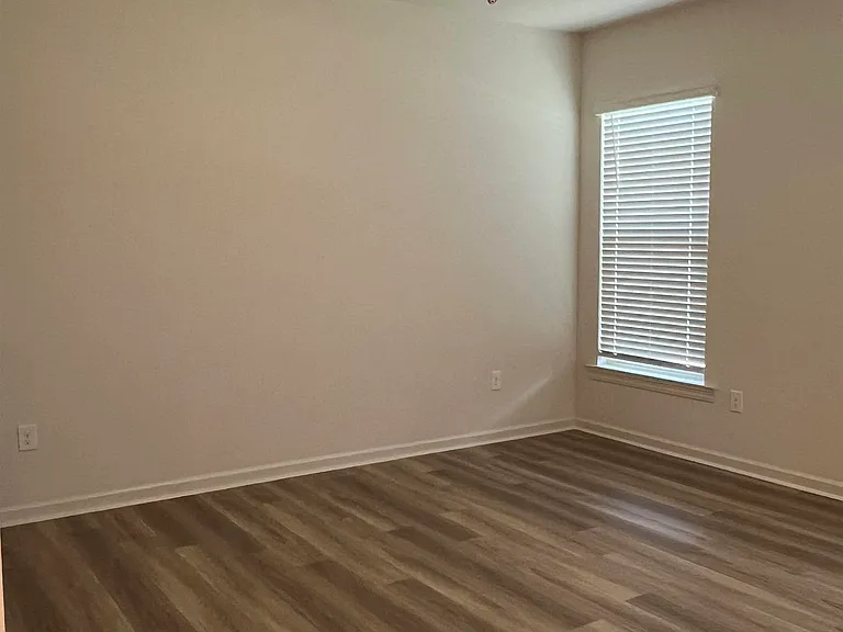 33606 Browning Rd — Photo 6