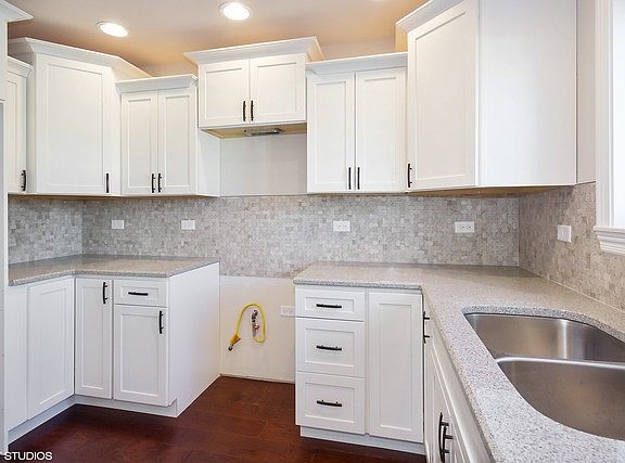 4th image of 1107 Diana Ct