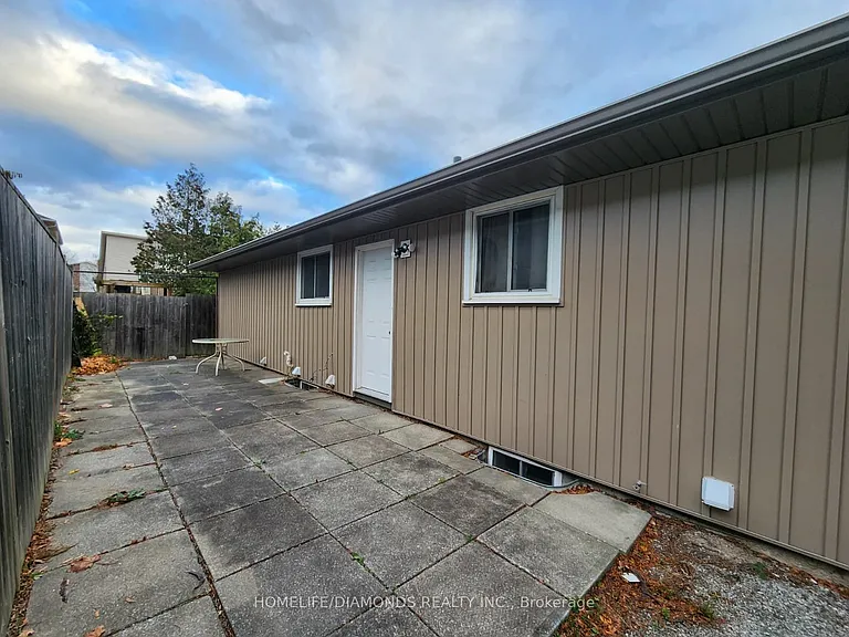 5 Calcott Ct #UPPER — Photo 17