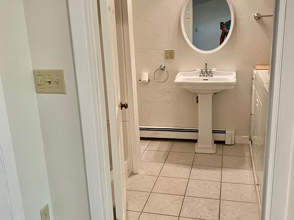 3rd image of 97B Dwelley St