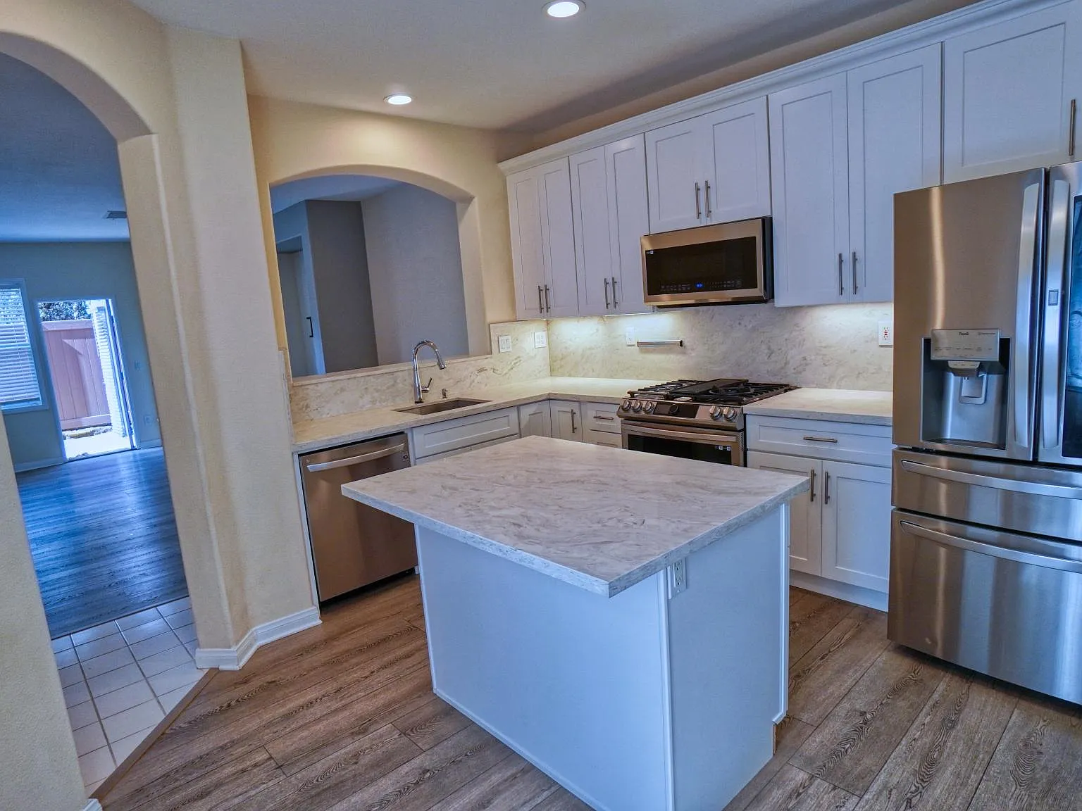 3 bed, 2.5 bath, 1471 sqft, $3,750 — Photo 1