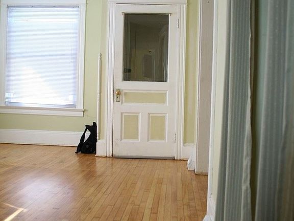 5th image of 2846 N Holton St