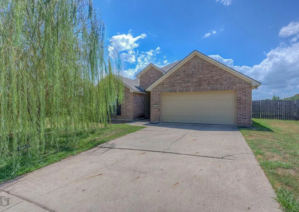 421 Jordan Dr
