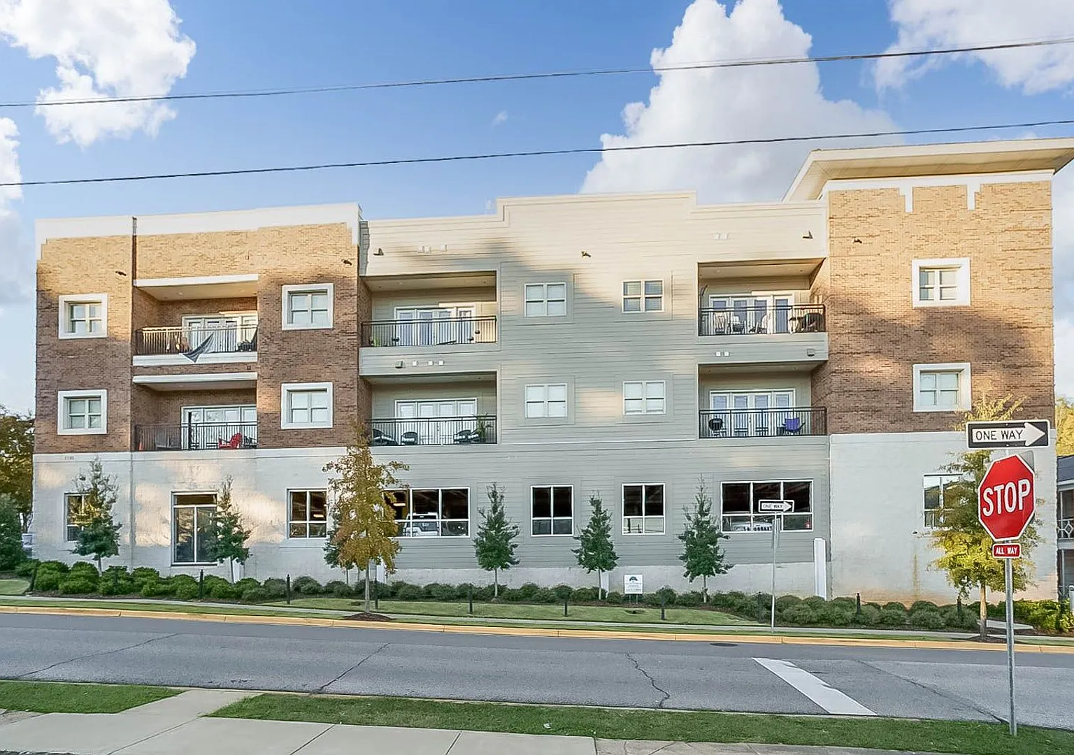 108 Riverside Drive Apartments — Photo 1