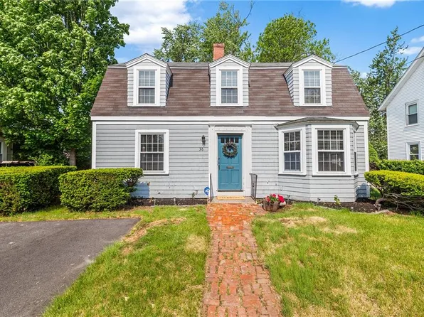 36 Pavilion Ave, Rumford, RI 02916