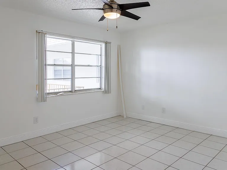 6211 SW 37th St #211 — Photo 23