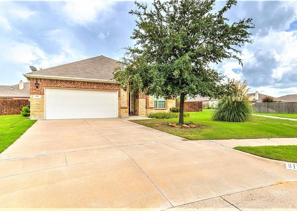 1st image of 817 Olive Ct