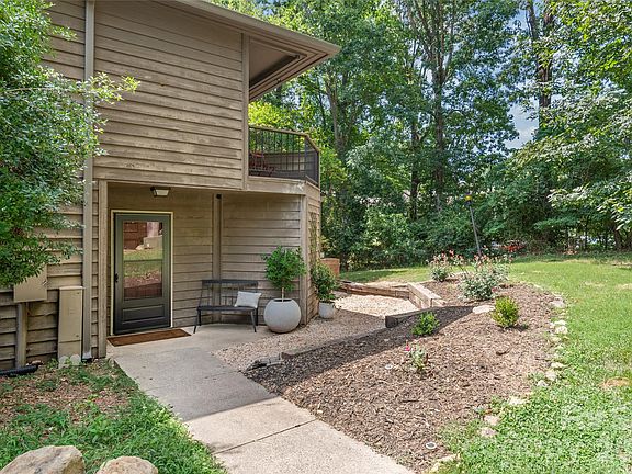 3rd image of 3538 Colony Crossing Dr