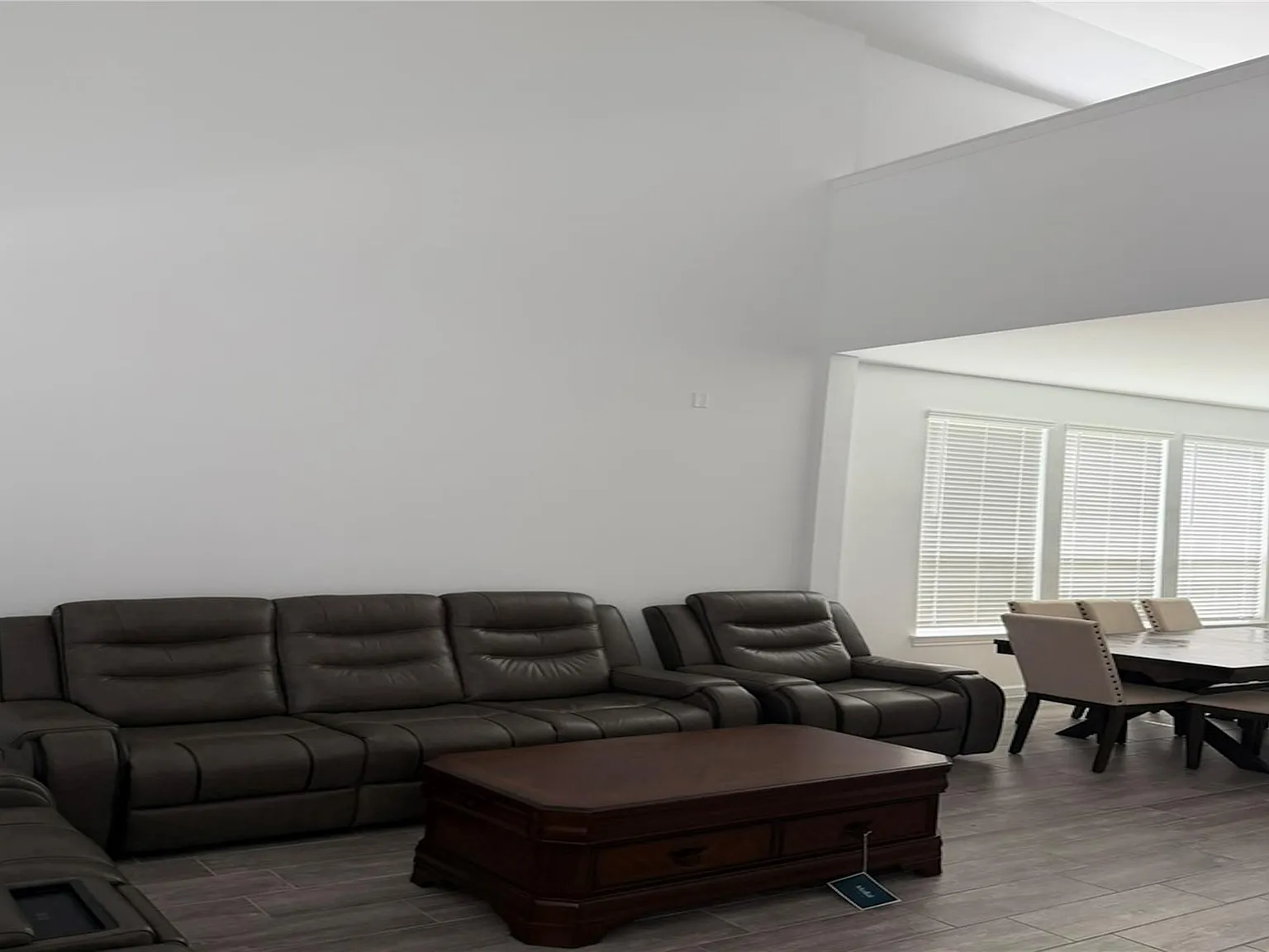 5 bed, 4.0 bath, 3115 sqft, $3,700 — Photo 3