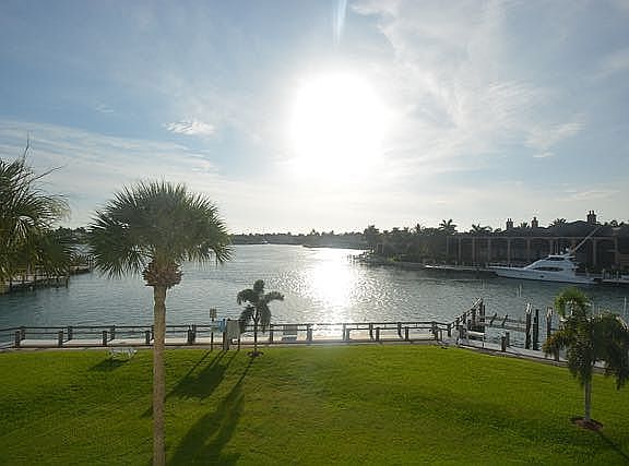 2nd image of 897 Collier Ct #4-304