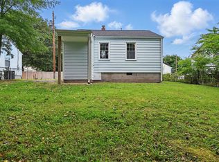862 Apperson St, Petersburg, VA 23803