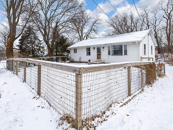 2nd image of 1111 Bartlett Rd