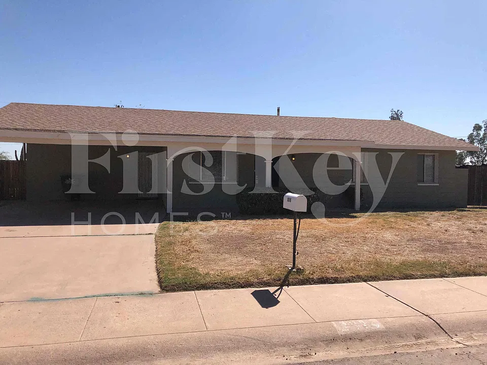 2319 W Wood Dr