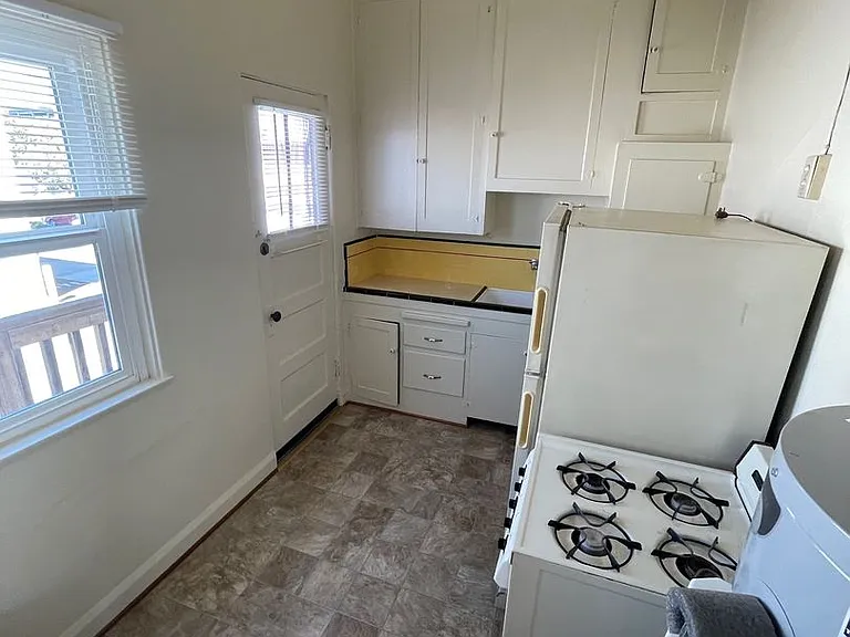 3947-3959 3rd Ave #EL — Photo 6