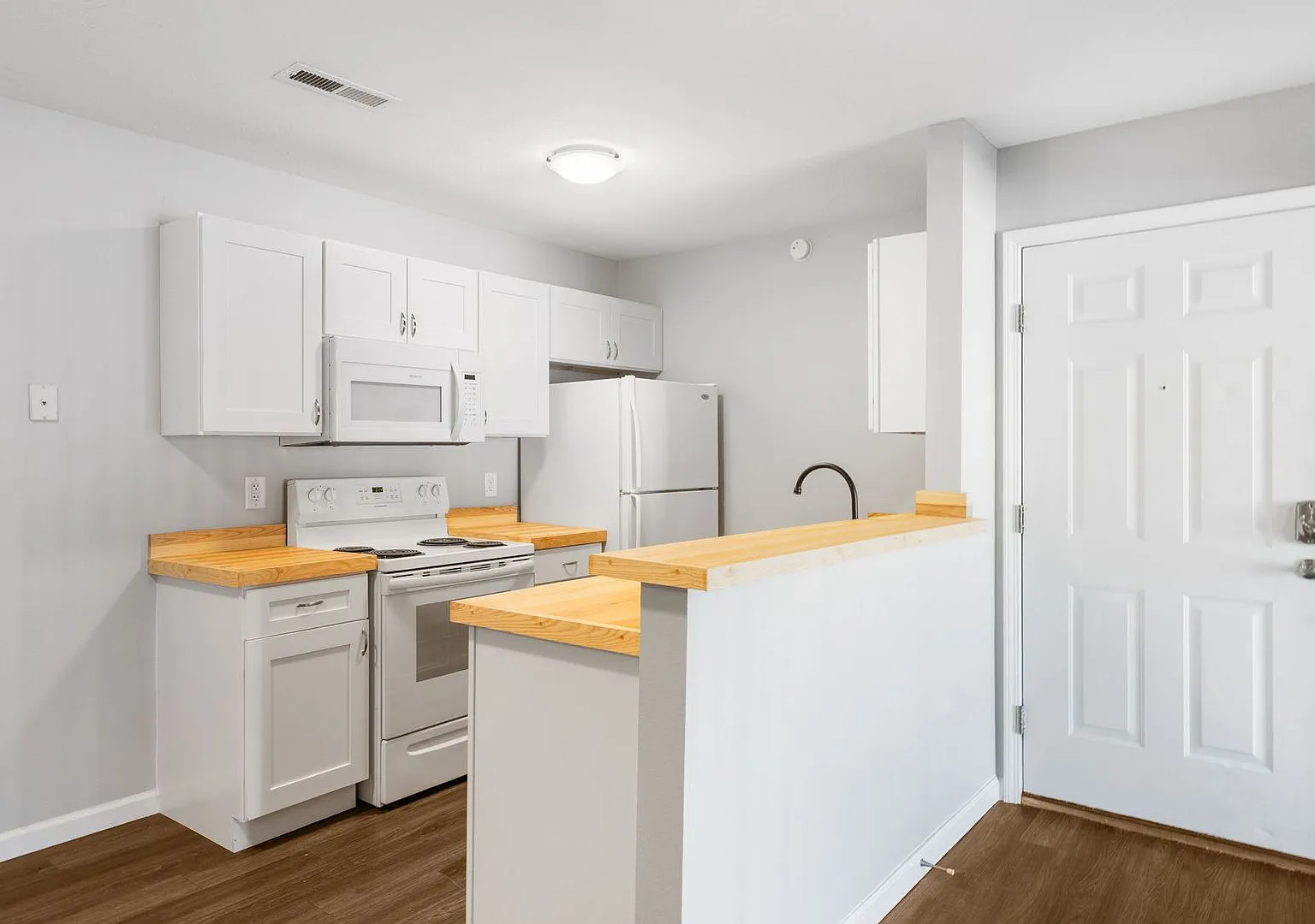 Ozark South Apartments — Photo 2