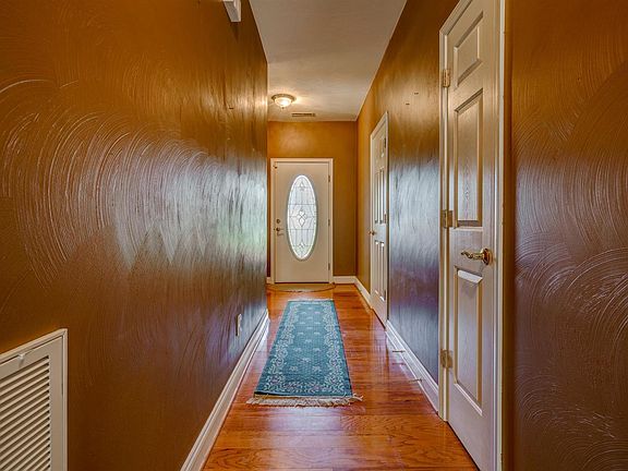 5th image of 4457 Lewiston St NW