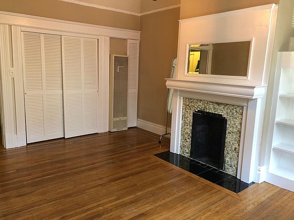2nd image of 929 Scott St APT 5