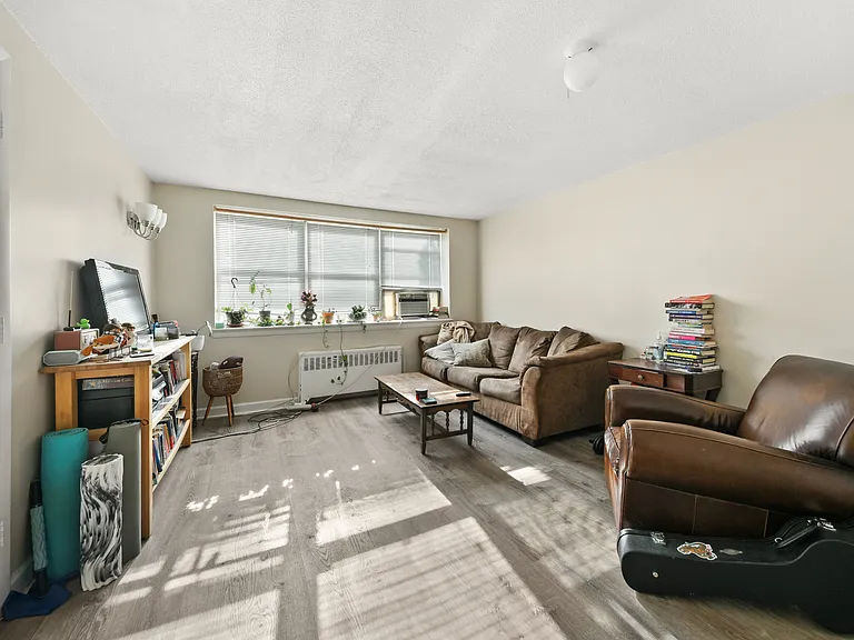 28 Stevens St #E — Photo 6