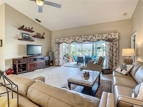 5th image of 1527 Quail Lake Dr