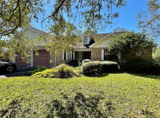 407 W Lakeshore Dr, Carriere, MS 39426