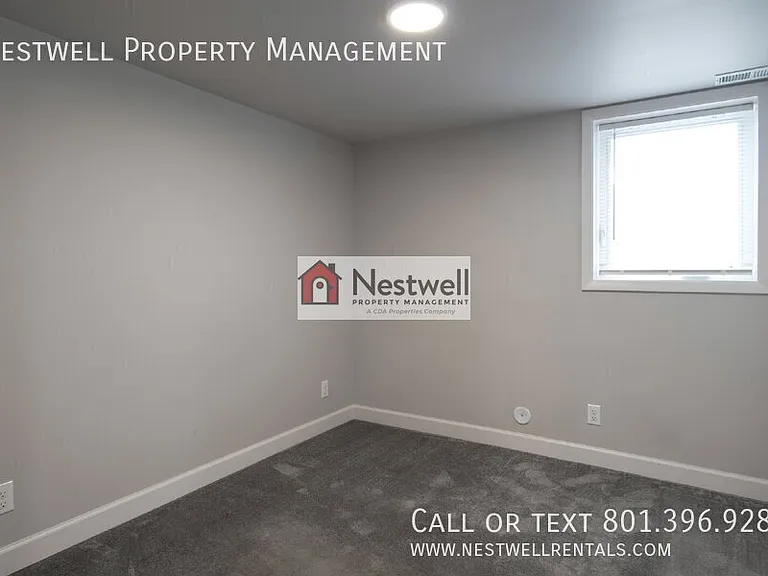 312 E Utopia Ave — Photo 11