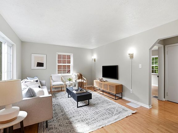 4th image of 2202 Joyce Ave