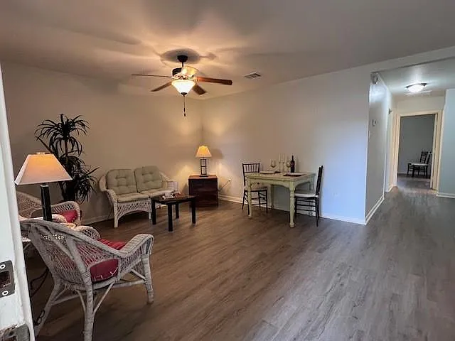 2 bed, 2.0 bath, 840 sqft, $1,200 — Photo 4