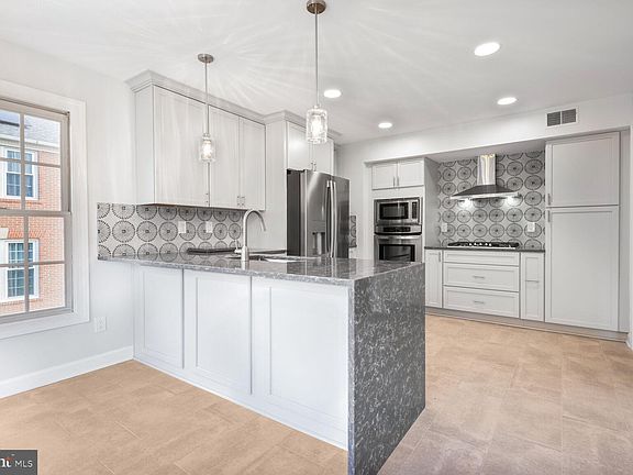 3rd image of 14747 Winterfield Ct