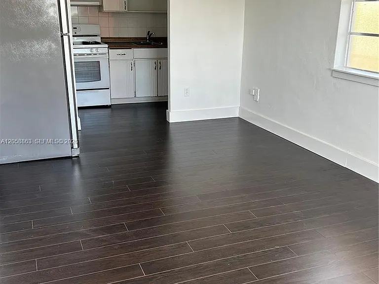 107 SW 18th Ct #12 — Photo 7