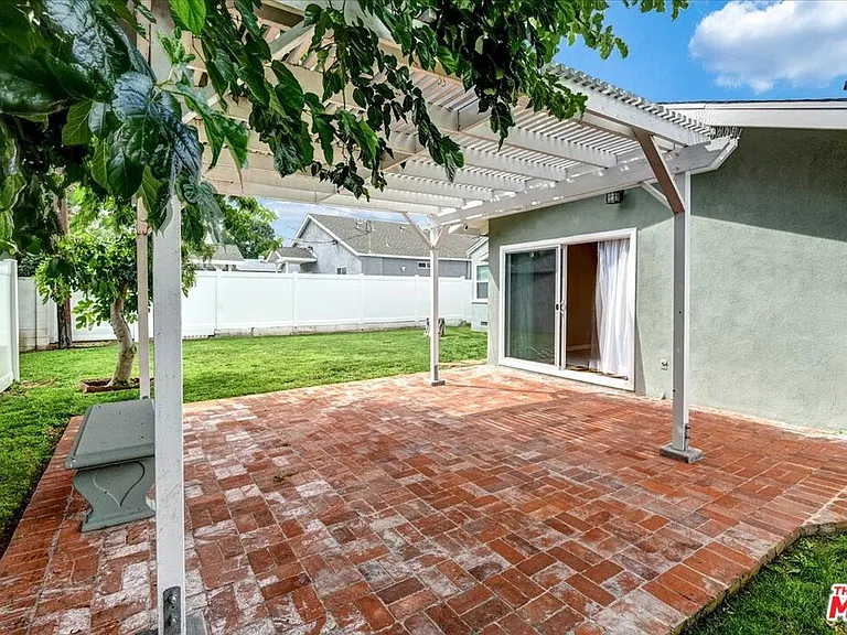 6200 Jamieson Ave — Photo 31