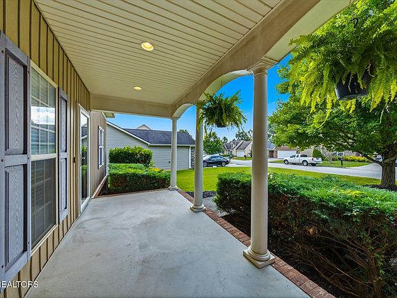 3rd image of 6848 Harvest Grove Ln