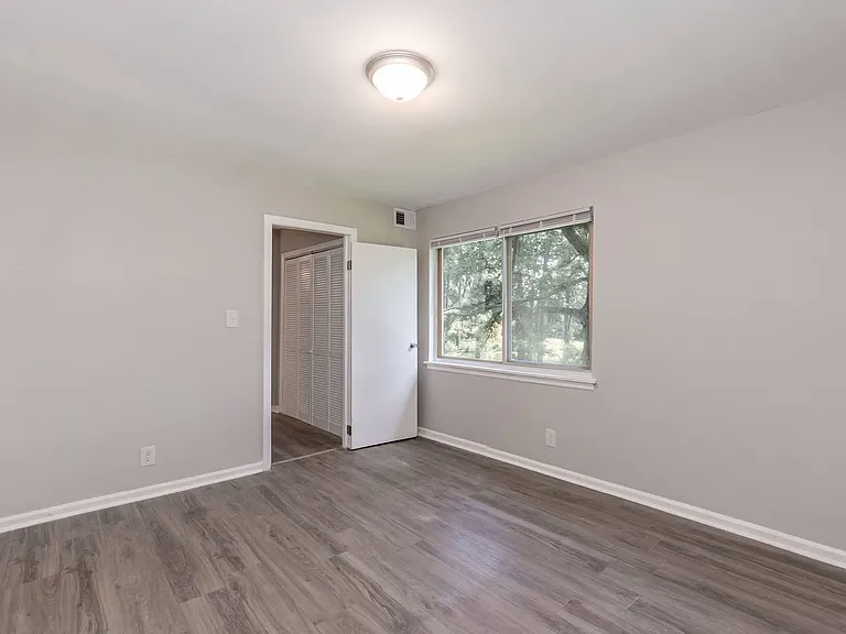 Delmont Townes — Photo 25
