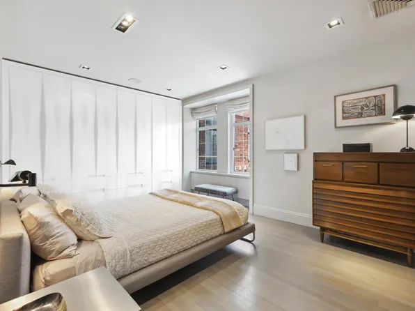 465 West 23rd Street image 14 of 28