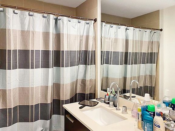 5th image of 333 NE 24th St APT 1003