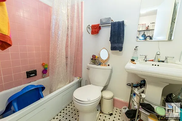 Rented by Highline Residential | media 17