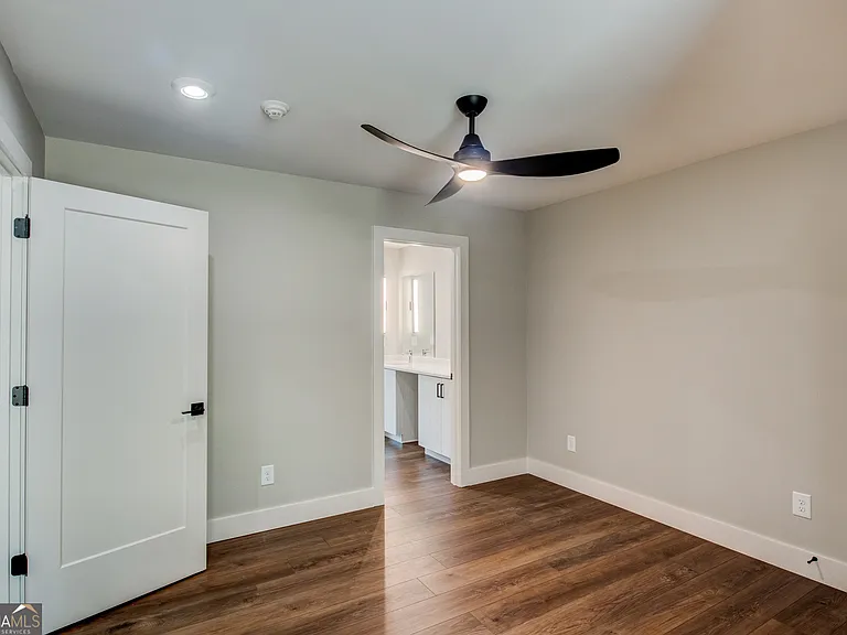 119 Chateau Dr — Photo 16