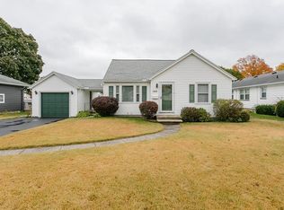 109 Newfield Dr, Rochester, NY 14616