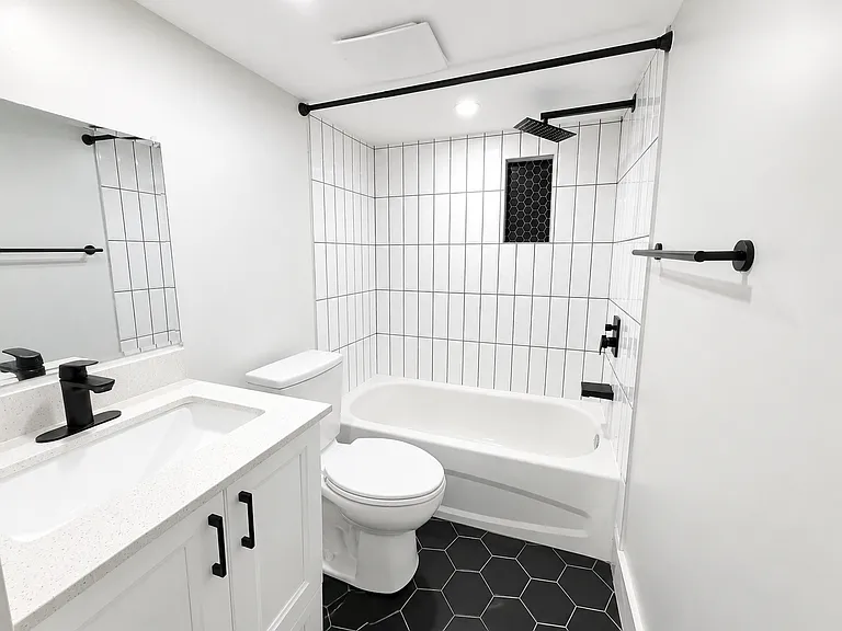 482 King William St — Photo 16